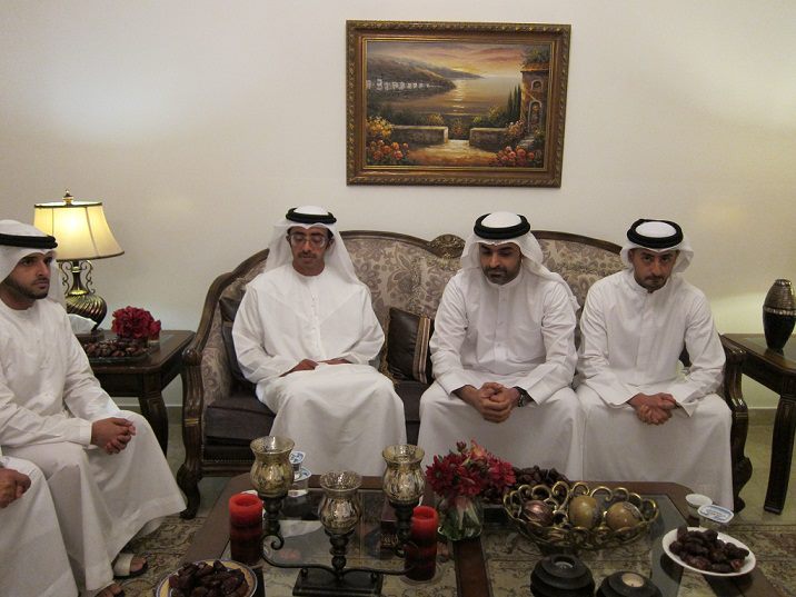 سمو الشيخ عبدالله بن زايد آل نهيان يقدم واجب العزاء في الاستاذ فضل النقيب رحمه الله